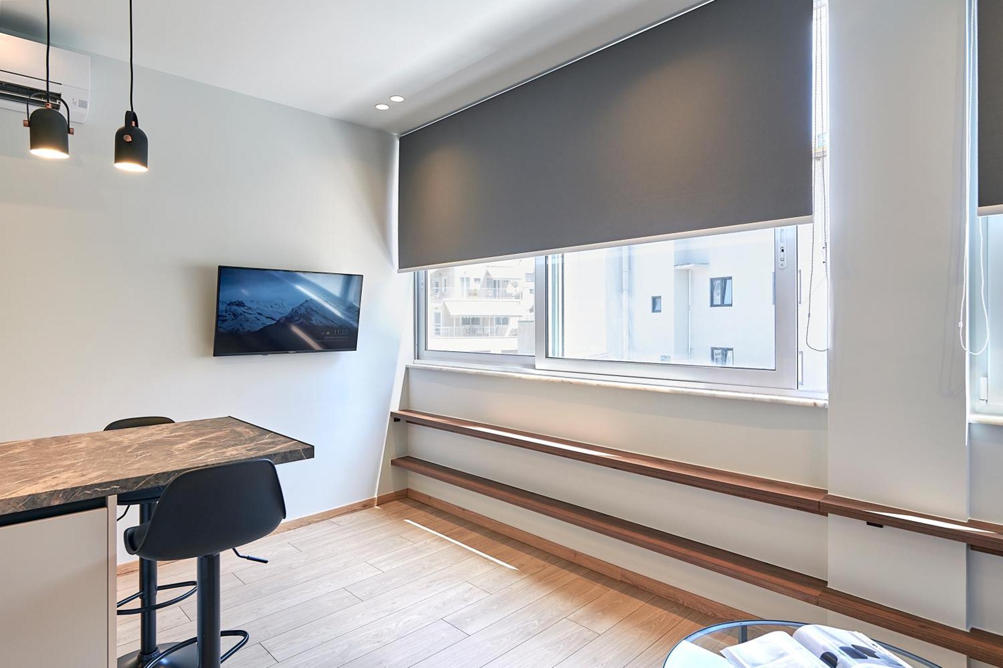 City-Center Apartment In Vibrant Monastiraki, Athena Bagian luar foto