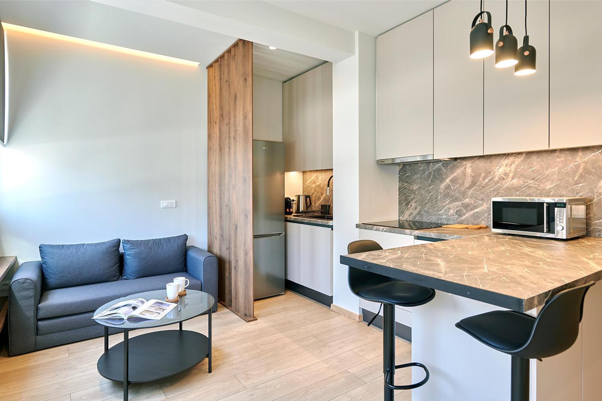 City-Center Apartment In Vibrant Monastiraki, Athena Bagian luar foto